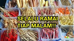 Sosis panggang sudah siap disajikan. Sosis Bakar Seafood Bakar Banyak Banget Pilihannya Sambalnya Joss Youtube