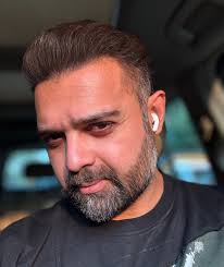 Mahaakshay Chakraborty