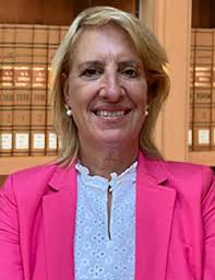 Gretchen Mcmullen's Instagram, Twitter & Facebook