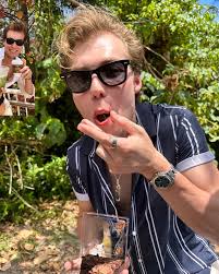 Tom Bayer (@tombayer__) • Instagram photos and videos