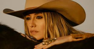 Lainey Wilson Announces New Album 'Whirlwind' Arriving in August