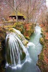 Die stromschnellen sind eines der sehenswürdigkeiten des. Cascada Bigar Romania Romania Travel Visit Romania Waterfall