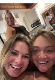 Tan blindness @Julz Dunne cute pose @Olivia Dunne #tan #pale #summer #fyp