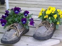 Alte Schuhe Bepflanzen Ideen Fur Originelle Pflanzgefasse Im Garten Gartendesign Ideen Kreative Garten Ideen Alte Stiefel