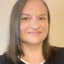 Elizabeth Strom's Instagram, Twitter & Facebook