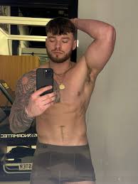 Bhizzi porn in a viral moment