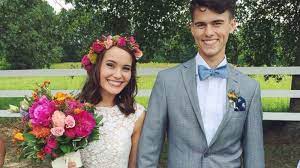 Currently, mary kate robertson is 25 years, 1 months and 16 days old. Duck Dynasty Stars John Luke Robertson And Wife Mary Kate On Being Open In New Book Abc News