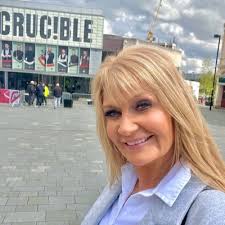 Kellie Barker (@kellietext)