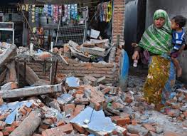 El 28 de septiembre, un potente terremoto de magnitud 7,5 azotó la isla indonesia de célebes, con un hipocentro a unos 10. Cifra De Muertos Por Terremoto En Indonesia Se Eleva A 387