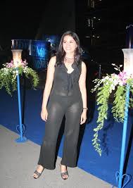 Here are the pictures of bollywood stars wardrobe malfunction or bollywood celebrities oops moments which turned out to be embarrassing where actresses like deepika padukone. Ajay On Twitter Sonali Kulkarni Bollywood Actresses Wardrobe Malfunction Photos Http T Co Nzmdlzzeek