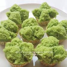 Campur semua bahan kecuali (garam dan pasta pandan) kemudian mixer dengan kecepatan tinggi (kurang lebih sekitaran 10 menit). Resep Aneka Bolu Kukus Mekar Anti Gagal Resep Inirecipes Facebook