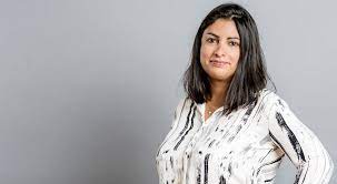 Hon kommer prata om det politiska läget i landet och och aktuella frågor. Nooshi Dadgostar Foreslas Bli Partiordforande Vansterpartiet