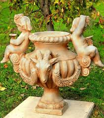 In english it is also known as the modern style.the style was most popular between 1890 and 1910. Casa Padrino Jugendstil Vase Beige 58 X H 69 Cm Elegante Blumenvase Barock Jugendstil Garten Terrassen Deko Gartendeko Direkt Bestellen