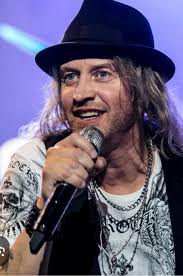 Happy Birthday Nick ! You're great singer! Before GOTTHARD him is founder  australian rock band MAEDER with his brother Sebastian with a debut album  MAEDER in 2007 !