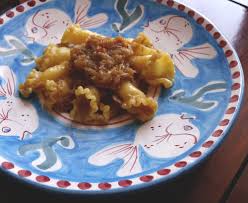 Maybe you would like to learn more about one of these? Gigli Di Gragnano Con Ragu Alla Genovese Hot Di Tonno Ed Alici
