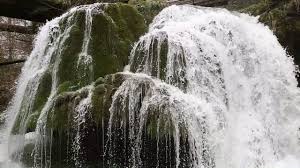 Anterior, în septembrie 2010, un ghid turistic internațional izvorul bigăr (cunoscut și sub denumirea de izbucul bigăr) este o arie protejată de. Cascada BigÄƒr Din Parcul NaÈ›ional Cheile Nerei BeuÈ™niÈ›ei Din Cadrul Romsilva Youtube