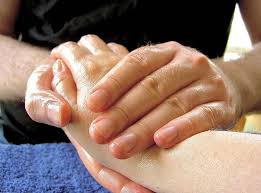Le Massage Qui Reactive Le Meridien Du Gros Intestin Cataplasme Argile Verte Gros Intestin Cataplasme Argile