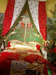 Il villaggio che ospita la casa di babbo natale nacque nel 1950 in occasione della visita della moglie del presidente americano roosevelt in lapponia. La Casa Di Babbo Natale Di Montecatini Italia Con I Bimbi