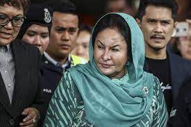 Sebelum kamu membuat latar belakang ada satu hal yang tak boleh terlewatkan adalah membuat rumusan masalah. Malaysia S Former First Lady Rosmah Mansor Charged With Corruption Over Solar Energy Deal Najib Razak Loses Bid For Gag Order South China Morning Post