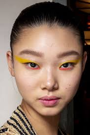 The Best Make Up Looks From The Spring Summer 2021 Fashion Weeks Spring Makeup Makeup Trends Catwalk Makeup