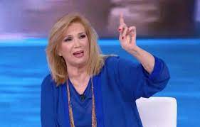 ˈiːva dzaˈnikki) (born in ligonchio, reggio emilia on january 18, 1940) is an italian pop singer and politician. Iva Zanicchi All Isola Dei Famosi Posso Chiedere Scusa Mia Figlia Mi Ha Sgridata