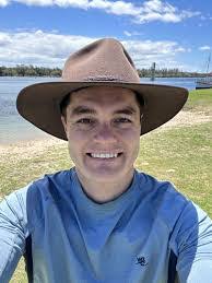 Bradley Dickey's Instagram, Twitter & Facebook