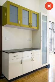 Cozinhas Pequenas Image By Olenir De Araujo Oliveira Crockery Cabinet Design Kitchen Wall Units Kitchen Furniture Design