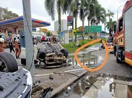 Fir against sengar, pm modi to appear on 'man vs wild' and more news. Man Dies In Horrific Car Crash In Jb Other Driver Had No License Positive For Drugs World Of Buzz