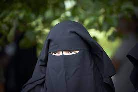 Ogrtač od valjane vune i kozje kostrijeti, uobičajena nošnja na kavkazu 2. Burka Initiative Die Schweiz Sagt Knapp Ja