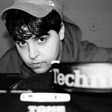 Biografía de DJ Marcel Reyes