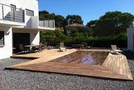 la piscine a fond mobile qui devient terrasse piscines modernes piscine exterieur moderne
