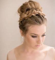 Frisuren Fur Damen Frisuren Stil Haar Kurze Und Lange Frisuren Hochsteckfrisur Hochsteckfrisuren Lange Haare Frisur Hochgesteckt