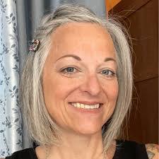 Caroline Cyr's Instagram, Twitter & Facebook