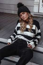 Black And White Striped Sweater Women S Black And White Striped Sweater Officiallyquigley Stripedsweateroutfit Winteroutfit2018 Styl Striped Sweater Outfit Stripe Outfits Winter Sweater Outfits