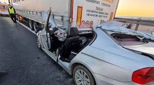 Cei doi adulți și unul dintre copil nu au necesitat asistență medicală inițial. Accident A1 Arhive Lugoj Expres