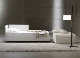 Si può scegliere tra forme più rigide, ossia pouf a forma di cubo o parallelepipedo, e forme più morbide, ossia. Pouf Letto Ikea Mondo Convenienza Prezzi E Offerte Delle Migliori Marche