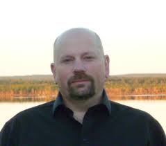 Äldre, glesbygdsinvånare och invandrare är de vanligaste förtidsröstarna