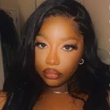 Katelyn Hahn's Instagram, Twitter & Facebook