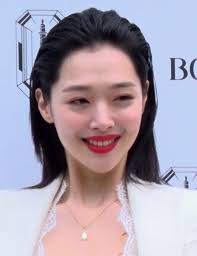 Sulli was found dead at 3.20pm after her manager went to her house when he couldn't contact her. Sulli Simple English Wikipedia The Free Encyclopedia