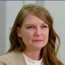 New Florence, Missouri! An exotic reptile dealer, who breeds enormous  snakes, is found dead in his snake breeding barn; and it's thought that one  of his scaly friends has killed him. But --