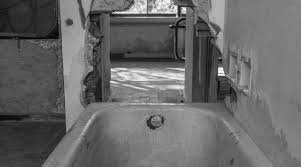 The crane must be removed before attempting to remove the tub from its location. Removing A Cast Iron Bath Diy Extra