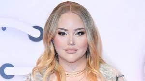 Speaking of net worth, nikkietutorials is one of the most popular youtubers. Nikkietutorials 19 Facts About Youtuber Nikkie De Jager You Need To Know Popbuzz