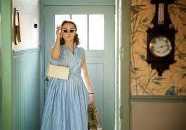 I thoroughly enjoyed watching her character blossom and begin to discover her own voice, and to use that voice to ask for what she wants with more and more assertion as the film progresses. Review Resettling The Meaning Of Home In Brooklyn With Saoirse Ronan The New York Times