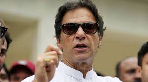 खतरे में इमरान खान की कुर्सी, बेटी के पिता होने की बात छुपाने का आरोप