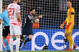 Et ce mardi soir la rencontre contre leipzig a montré que le football peut aussi être un sport qui se joue. Psg 3 2 Rb Leipzig Live Messi Penalty Champions League Result Match Stream And Latest Updates Today