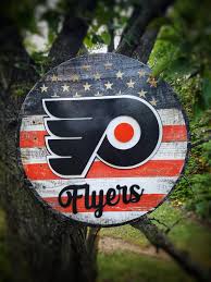 The philadelphia flyerslogo has held practically identical appearance, with the only exception with the subtle color modification in 1990. Patriotic Philadelphia Flyers Birthday Gift 20 Dia Pallet Wood Painted Orange Black And White With 1 4 Mdf X3 Layer Logo Burnt Edges And Roughed Up For Rustic Look Scrollsaw Woodworking Flyershockey