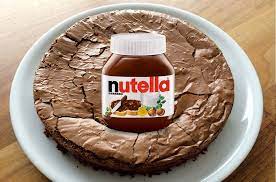 A l'aide du pot, ajoutez les versez ensuite ce mélange dans le moule. Recette Du Gateau Fondant Au Nutella