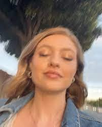 Carol Strausburg's Instagram, Twitter & Facebook