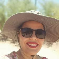 En la primera foto vemos a Demi Lovato en 2022, en la segunda foto vemos a  Demi en 2025, recordemos que la salud m3n•tal si es importante. Nos alegra  ver a Demi