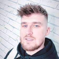 Zachary Lakin's Instagram, Twitter & Facebook